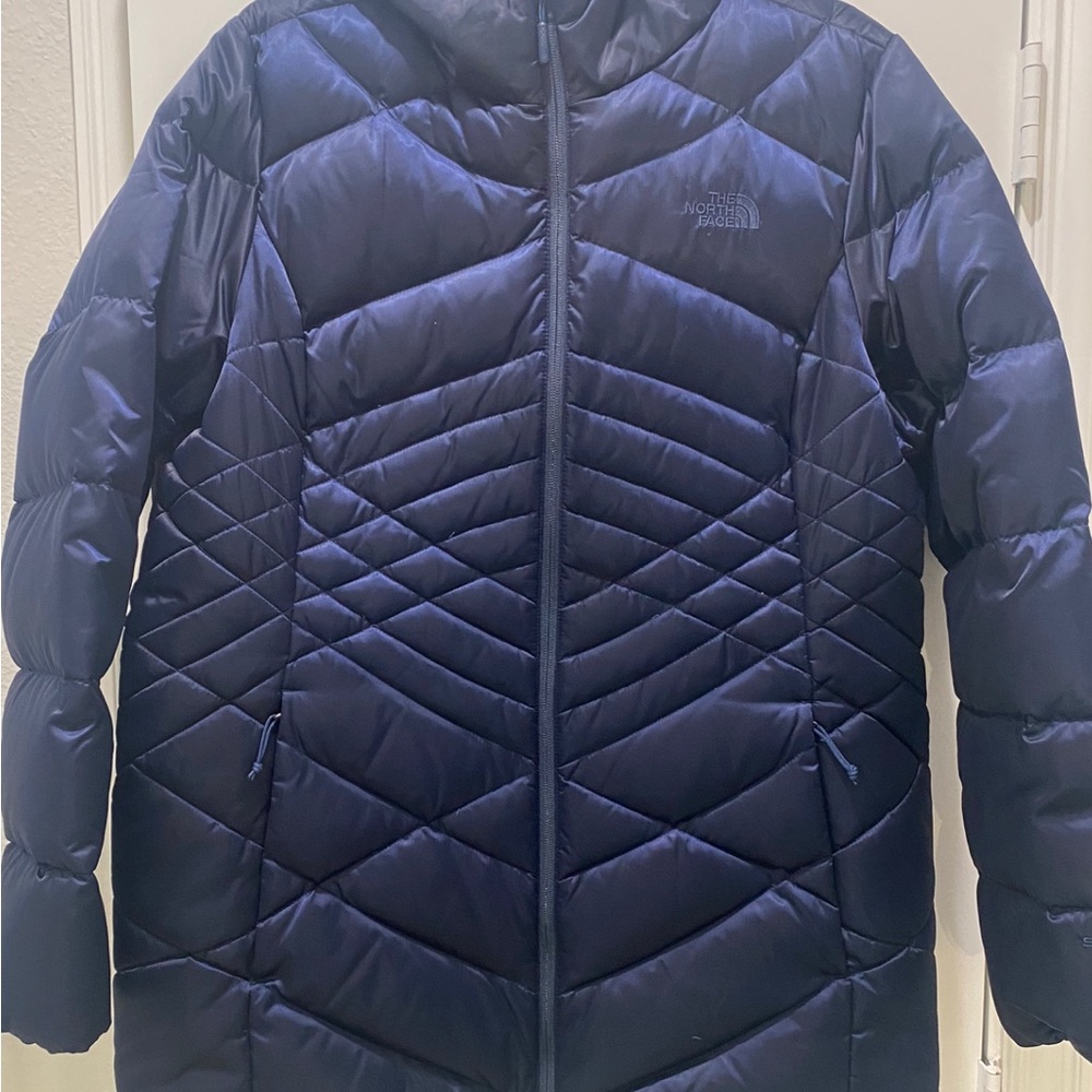 The North Face Women's Puffer Jacket w/hood - Deep Blue (Beautiful Design). - Picture 5 of 12